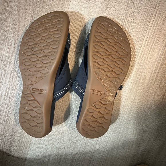 Merrell Black Sandals Comfortable Casual Design - Picture 3 of 3